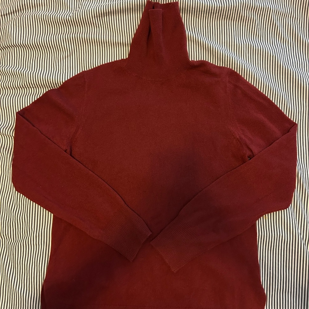 J. Crew Maroon Cashmere sz M Turtleneck Sweater